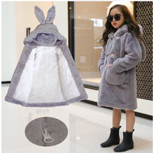 Laden Sie das Bild in den Galerie-Viewer, Thickened Faux Fur Coat For Big Kids