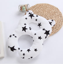 Charger l&#39;image dans la galerie, Beautiful Baby shape pillow