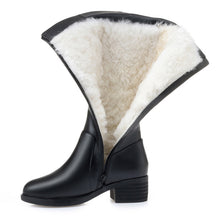 Cargar imagen en el visor de la galería, Plush wool high boots