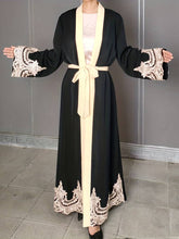 Charger l&#39;image dans la galerie, Contrast Lace Open Front Abbaya, Elegant Long Sleeve Maxi Kaftan