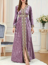 Laden Sie das Bild in den Galerie-Viewer, Embroidered Kaftan Dress, Elegant V Neck Long Sleeve Abbaya