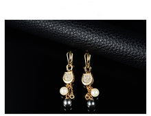 Load image into Gallery viewer, Alloy Necklace and Pearl Earrings Set for Occasions