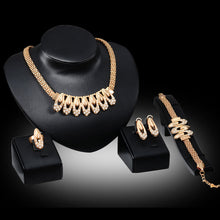 Laden Sie das Bild in den Galerie-Viewer, Bridal Necklace , ring and Earring Set for occasions