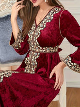 Laden Sie das Bild in den Galerie-Viewer, Embroidered Kaftan Dress, Elegant V Neck Long Sleeve Abbaya