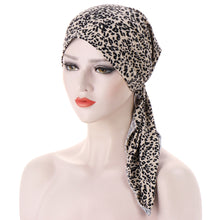 Charger l&#39;image dans la galerie, Curved Tail Turban Hat Flower