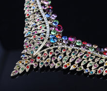 Laden Sie das Bild in den Galerie-Viewer, Full Rhinestone Color Clavicle Necklace And Earring Accessories Set for occasions