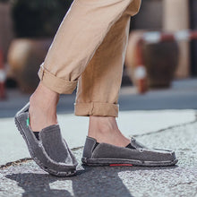 Cargar imagen en el visor de la galería, Light Canvas Shoes Men Breathable Men Shoes Loafers Soft Comfortable Outdoor