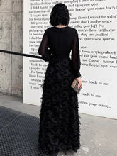 Cargar imagen en el visor de la galería, Black V-Neck Evening Dress With High-End Temperament