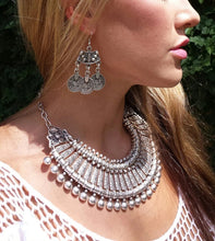 Laden Sie das Bild in den Galerie-Viewer, Vintage Silver Coin Choker Necklace Earrings Gypsy Ethnic Tribal Turkish Afghan India Pakistan Collar Statement Jewelry Sets