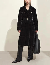 Laden Sie das Bild in den Galerie-Viewer, Velvet Puffer Coat Long Retro Velvet Elastic Waist Thick Coat  Outerwear