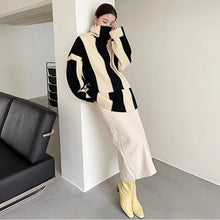 Cargar imagen en el visor de la galería, High Neck Striped Sweater for Women, Black and White, Autumn and Winter Design, Soft and Glutinous Knit Coat, Top