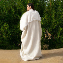 Laden Sie das Bild in den Galerie-Viewer, Luxury White Cloak with Ebroided fabric by Designer Shereen