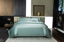 Laden Sie das Bild in den Galerie-Viewer, Elegent Cotton Embroidery Match Bed Sets