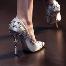 Cargar imagen en el visor de la galería, Silk Women Pumps Leaves Heel Rhinestone Flower Shoes - FUCHEETAH