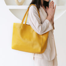 Cargar imagen en el visor de la galería, Women Luxury Bag Casual Tote Female Lemon Yellow Cowhide Genuine Leather - FUCHEETAH