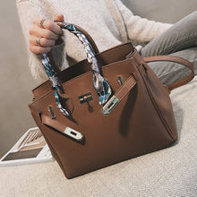 Cargar imagen en el visor de la galería, Birkin style Korean Style All-match Messenger Bag Retro Shoulder Bag Fashion Handbag - FUCHEETAH