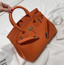 Cargar imagen en el visor de la galería, Birkin style Korean Style All-match Messenger Bag Retro Shoulder Bag Fashion Handbag - FUCHEETAH
