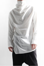 Laden Sie das Bild in den Galerie-Viewer, Samo Zaen Collection High collar loose irregular casual long-sleeved Tshirt - FUCHEETAH
