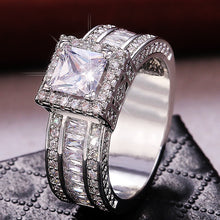 Laden Sie das Bild in den Galerie-Viewer, Gorgeous Princess Cut White Cubic Zircon Ring - FUCHEETAH